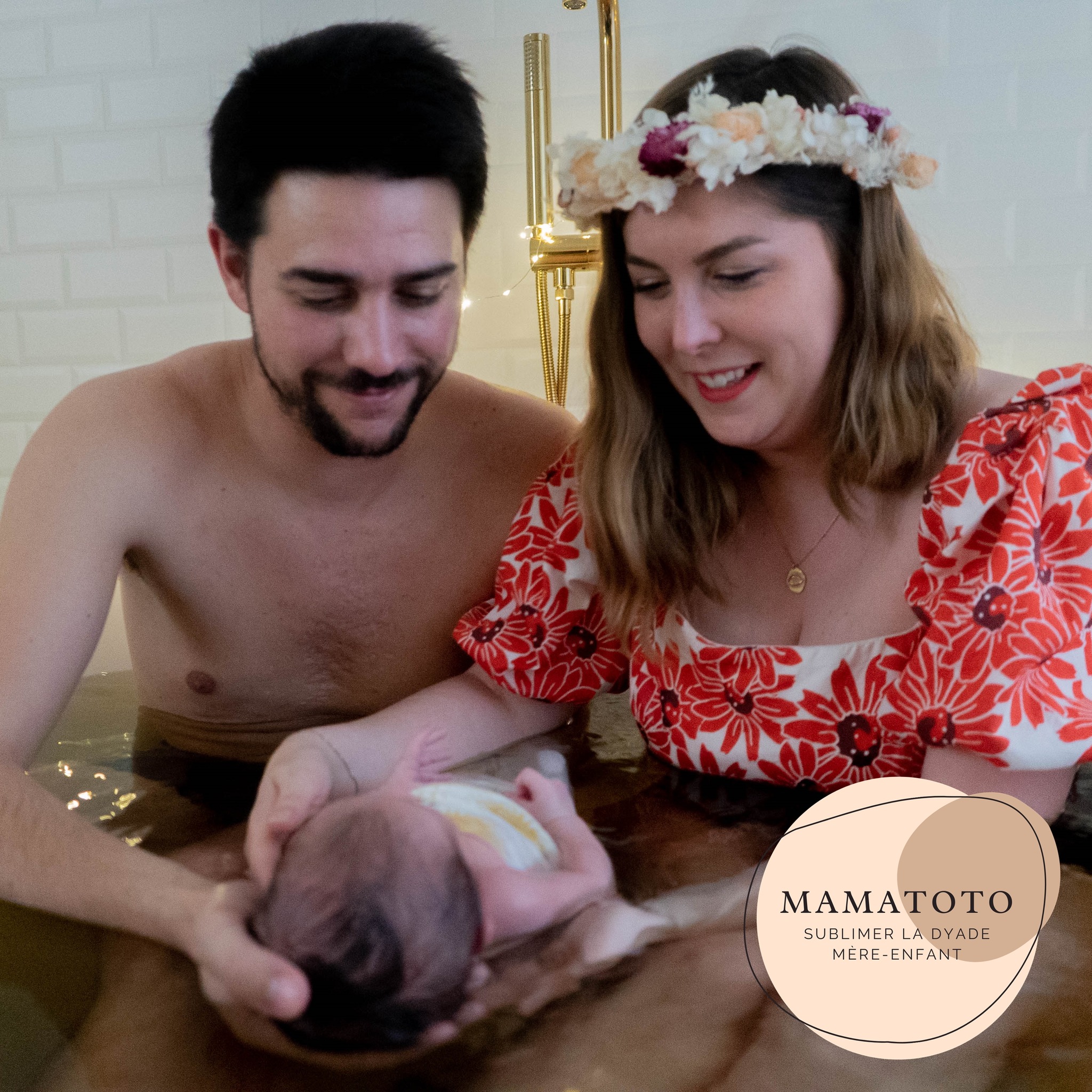 Accompagnement au bain sensoriel et affectif pour nourrisson, dès les premières semaines — L’Immersion Maternelle® — Maison Parent’aise & Bien Naître.
