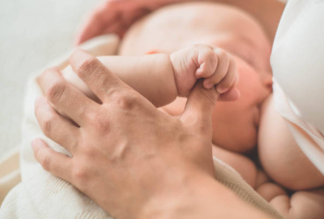 Accompagnement allaitement dès la maternité ou au retour à la maison, pour un démarrage serein — Maison Parent’aise & Bien Naître.
