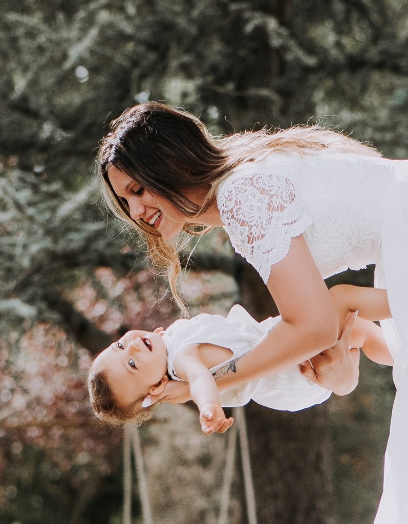 Maman passionnée et certifiée, Margaux accompagne avec douceur et bienveillance les familles pour un bien-être parental au naturel.
