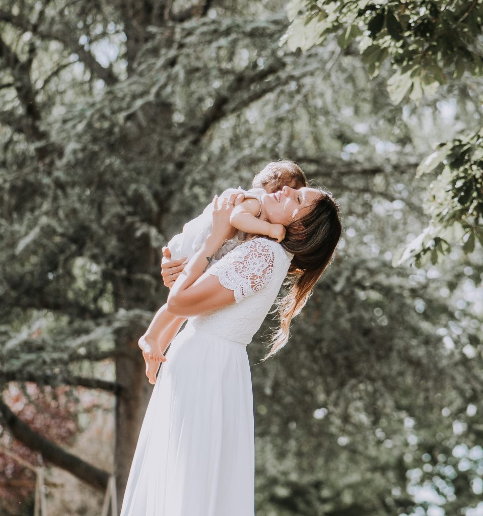 Passionnée et certifiée, je suis Margaux, maman de 4 enfants et accompagnante parentale — Maison Parent’aise & Bien Naître.