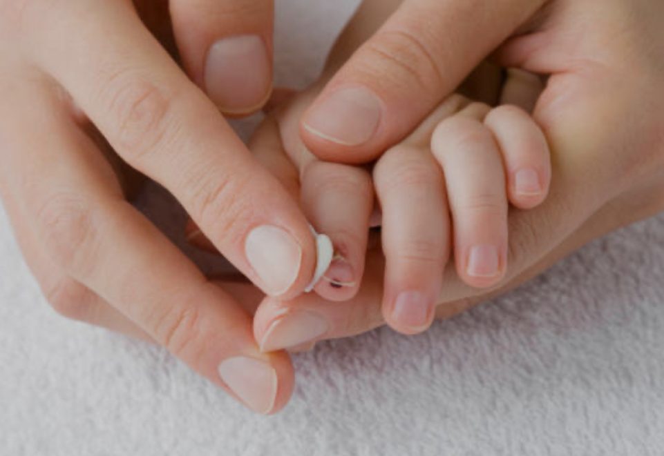 Apprendre les gestes de premiers secours pour bébé et jeune enfant — étouffement, arrêt respiratoire, brûlure gannat