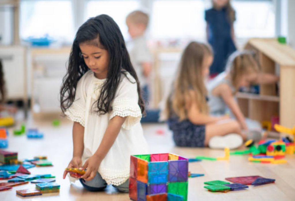 Atelier parental pour décoder les besoins moteurs de l’enfant et accompagner son éveil corporel — Maison Parent’aise & Bien Naître.