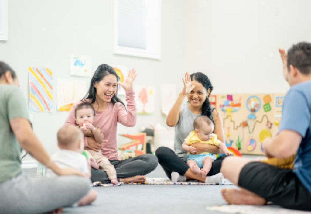 Signes pour bébé : réduire les pleurs et la frustration en attendant le langage oral — Maison Parent’aise & Bien Naître.