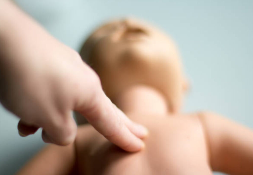 formation premiers secours bébé et enfant, prévention des accidents domestiques noyade étouffement